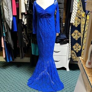 Elegant Blue Lace Evening Gown